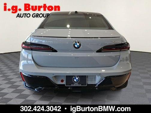 2026 BMW 740 i xDrive