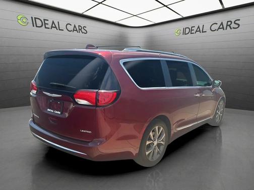 Velvet Red Pearlcoat 2017 Chrysler Pacifica Limited