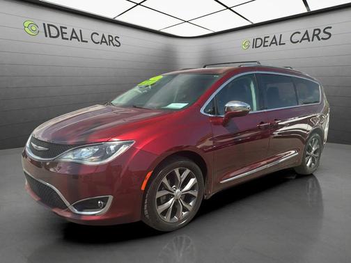 Velvet Red Pearl Coat 2017 Chrysler Pacifica Limited