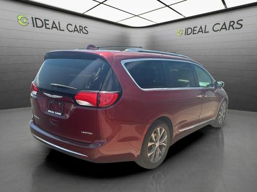 Velvet Red Pearl Coat 2017 Chrysler Pacifica Limited
