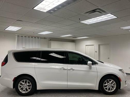 2020 Chrysler Pacifica Touring