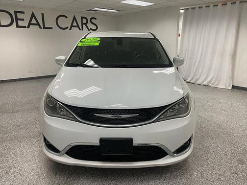 2020 Chrysler Pacifica Touring