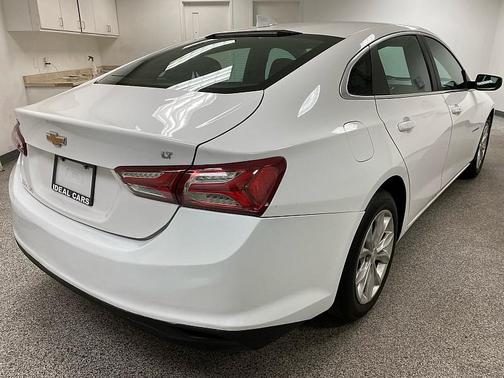 Summit White 2021 Chevrolet Malibu FWD LT