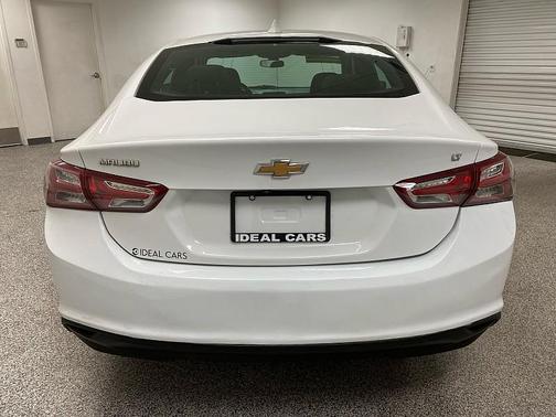 Summit White 2021 Chevrolet Malibu FWD LT
