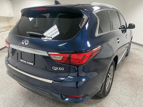 2017 INFINITI QX60 Base