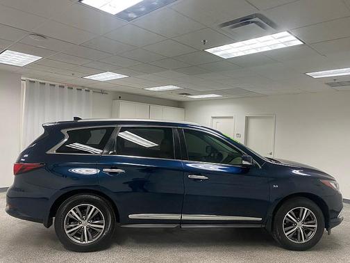 2017 INFINITI QX60 Base