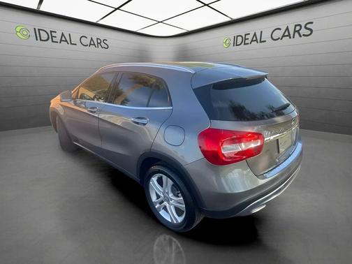 Gray 2015 Mercedes-Benz GLA-Class GLA 250