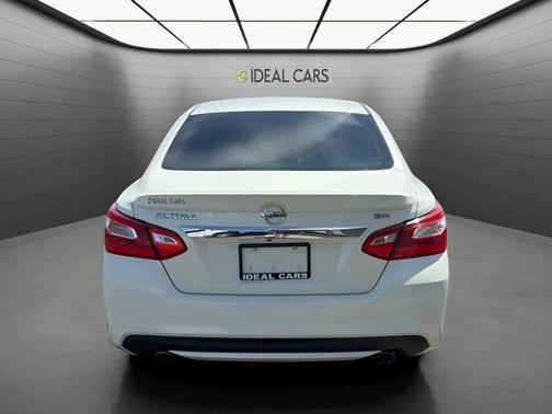 DIAMOND WHITE 2016 Nissan Altima 2.5 SR