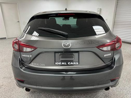 Machine Gray Metallic 2018 Mazda Mazda3 Sport
