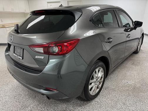 Machine Gray Metallic 2018 Mazda Mazda3 Sport