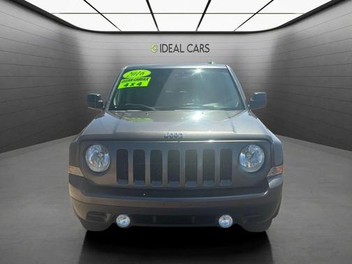 Granite Crystal Metallic Clearcoat 2016 Jeep Patriot Sport