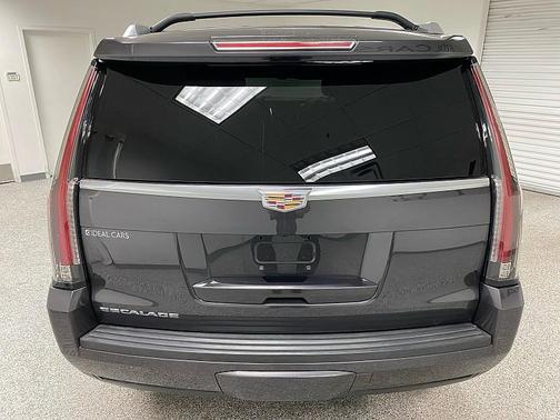 2016 Cadillac Escalade Luxury