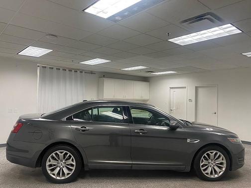 2017 Ford Taurus Limited