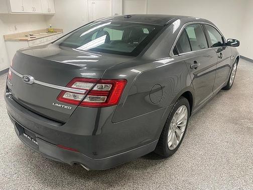 2017 Ford Taurus Limited