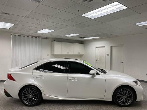 2018 Lexus IS 300 Base