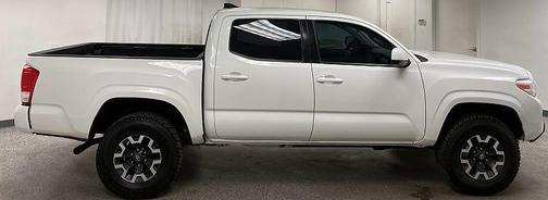 2017 Toyota Tacoma SR