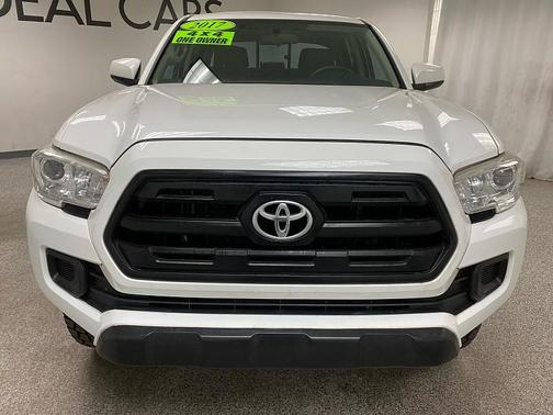 2017 Toyota Tacoma SR