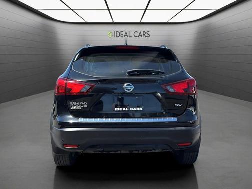 Magnetic Black Pearl 2019 Nissan Rogue Sport SV