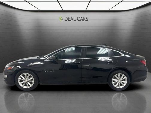 Mosaic Black Metallic 2022 Chevrolet Malibu FWD LT