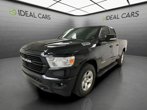 Diamond Black Crystal Pearlcoat 2019 RAM 1500 Big Horn
