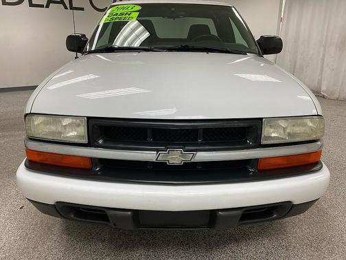 2003 Chevrolet S-10 Base