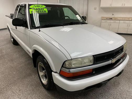 2003 Chevrolet S-10 Base