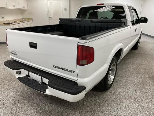 2003 Chevrolet S-10 Base