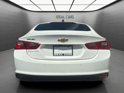 Summit White 2025 Chevrolet Malibu 1LS