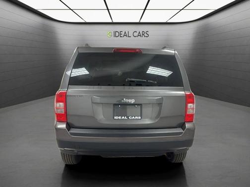 Granite Crystal Metallic Clearcoat 2015 Jeep Patriot Sport