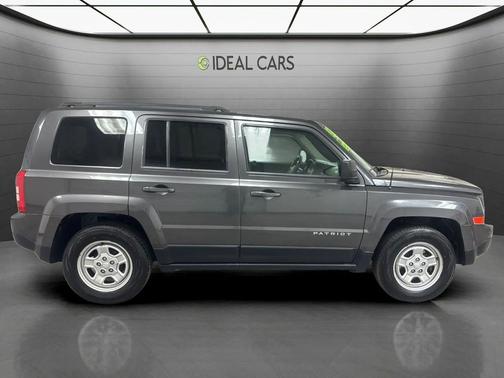 Granite Crystal Metallic Clearcoat 2015 Jeep Patriot Sport