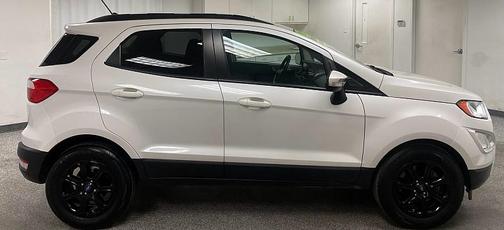 White Platinum Metallic Tri-Coat 2020 Ford EcoSport SE