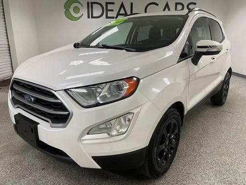 White Platinum Metallic Tri-Coat 2020 Ford EcoSport SE