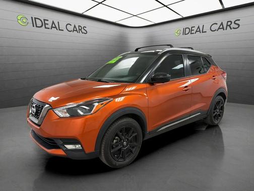 Monarch Orange/Super Black 2019 Nissan Kicks SR