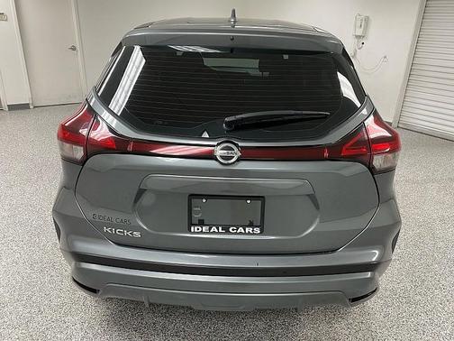 2021 Nissan Kicks S