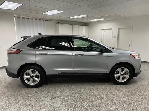 2020 Ford Edge SE