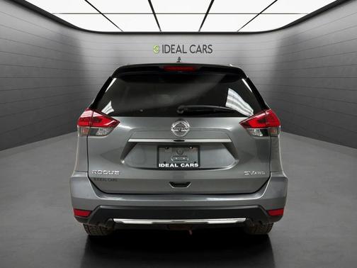 Gun Metallic 2018 Nissan Rogue SV