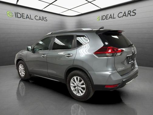 Gun Metallic 2018 Nissan Rogue SV