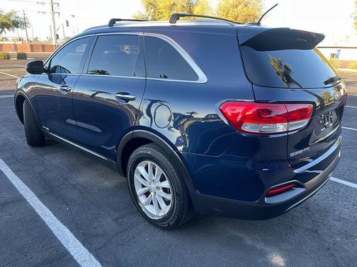 Blue 2018 Kia Sorento LX