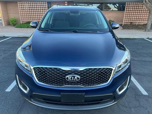 Blue 2018 Kia Sorento LX