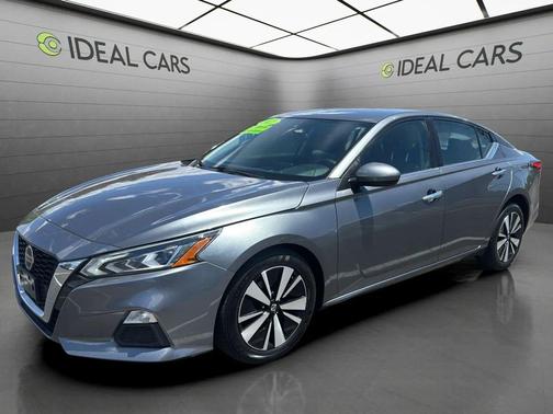 Brilliant Silver Metallic 2022 Nissan Altima 2.5 SV