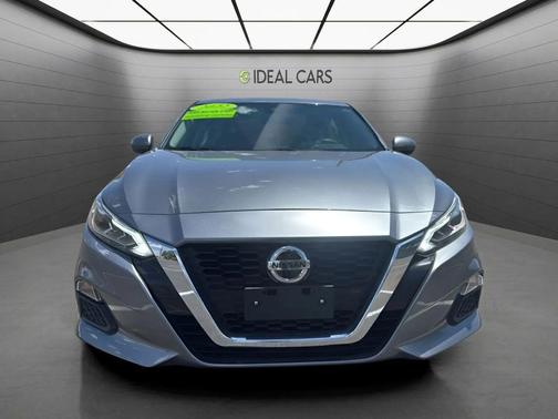 Brilliant Silver Metallic 2022 Nissan Altima 2.5 SV