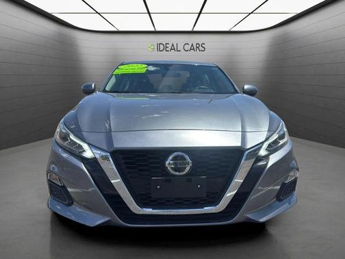 Brilliant Silver Metallic 2022 Nissan Altima 2.5 SV