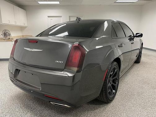 2019 Chrysler 300 Touring