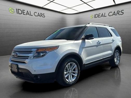 White Platinum Metallic Tri-Coat 2014 Ford Explorer XLT