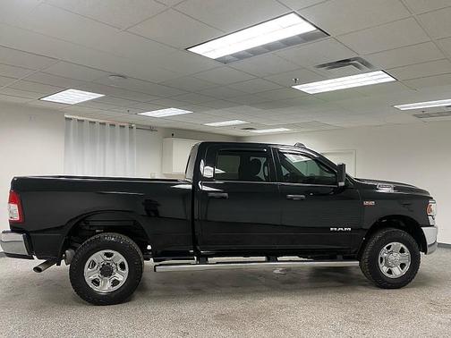 2019 RAM 3500 Tradesman Crew Cab 4x4 6'4' Box