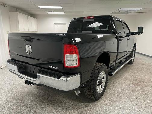 2019 RAM 3500 Tradesman Crew Cab 4x4 6'4' Box