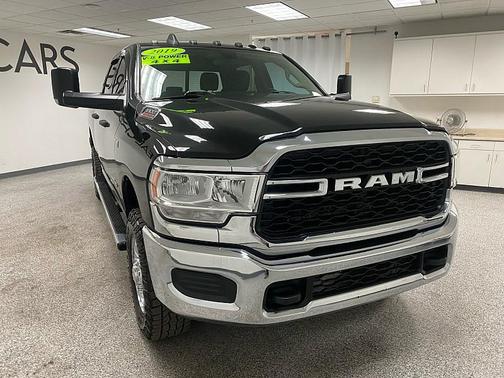 2019 RAM 3500 Tradesman Crew Cab 4x4 6'4' Box