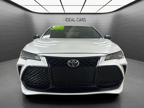 Wind Chill Pearl 2019 Toyota Avalon XSE
