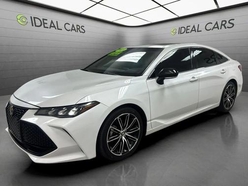 Wind Chill Pearl 2019 Toyota Avalon XSE