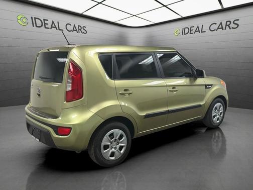 Alien 2012 Kia Soul Base